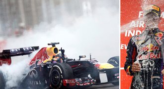 Šampion F1 Vettel předvedl tanec smyků. Za titul bere 125 milionů