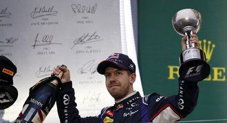 Je hotovo! Vettel podepsal u Ferrari tříletou smlouvu, Alonso odchází