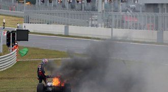 Bacha, hasiči! Vettela zaskočili požárníci hrající si na safety car