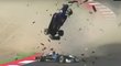 Ošklivá nehoda tří monopostů během závodů Formule 3 v Rakousku se naštěstí obešla bez smrtelných zranění.