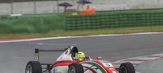 Mick Schumacher závodí v italské sérii Formule 4