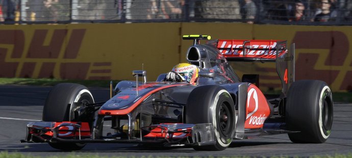 Kvalifikaci v Barceloně vyhrál Hamilton, překvapil druhý Maldonado