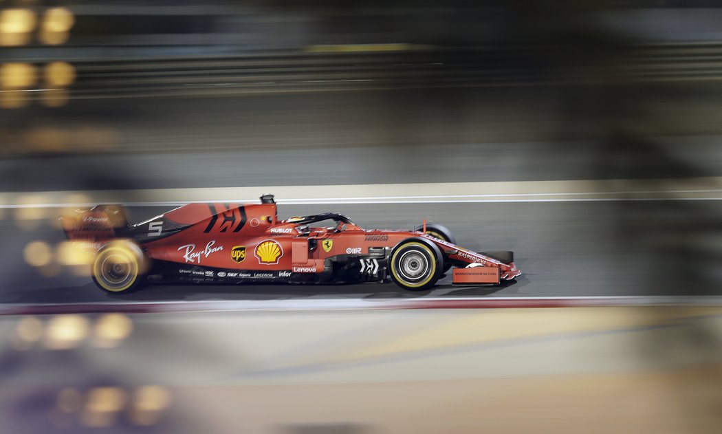 Sebastian Vettel si na trénincích v Bahrajnu vedl velmi dobře