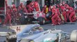 Bitva Hamiltona s Vettelem ozdobila závod v Baku