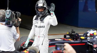 Rosberg v Číně pojede z prvního místa, Hamilton naopak z posledního