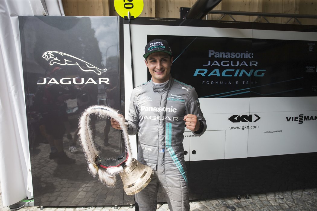 Mitch Evans vyjel pro Jaguar vůbec první pole position