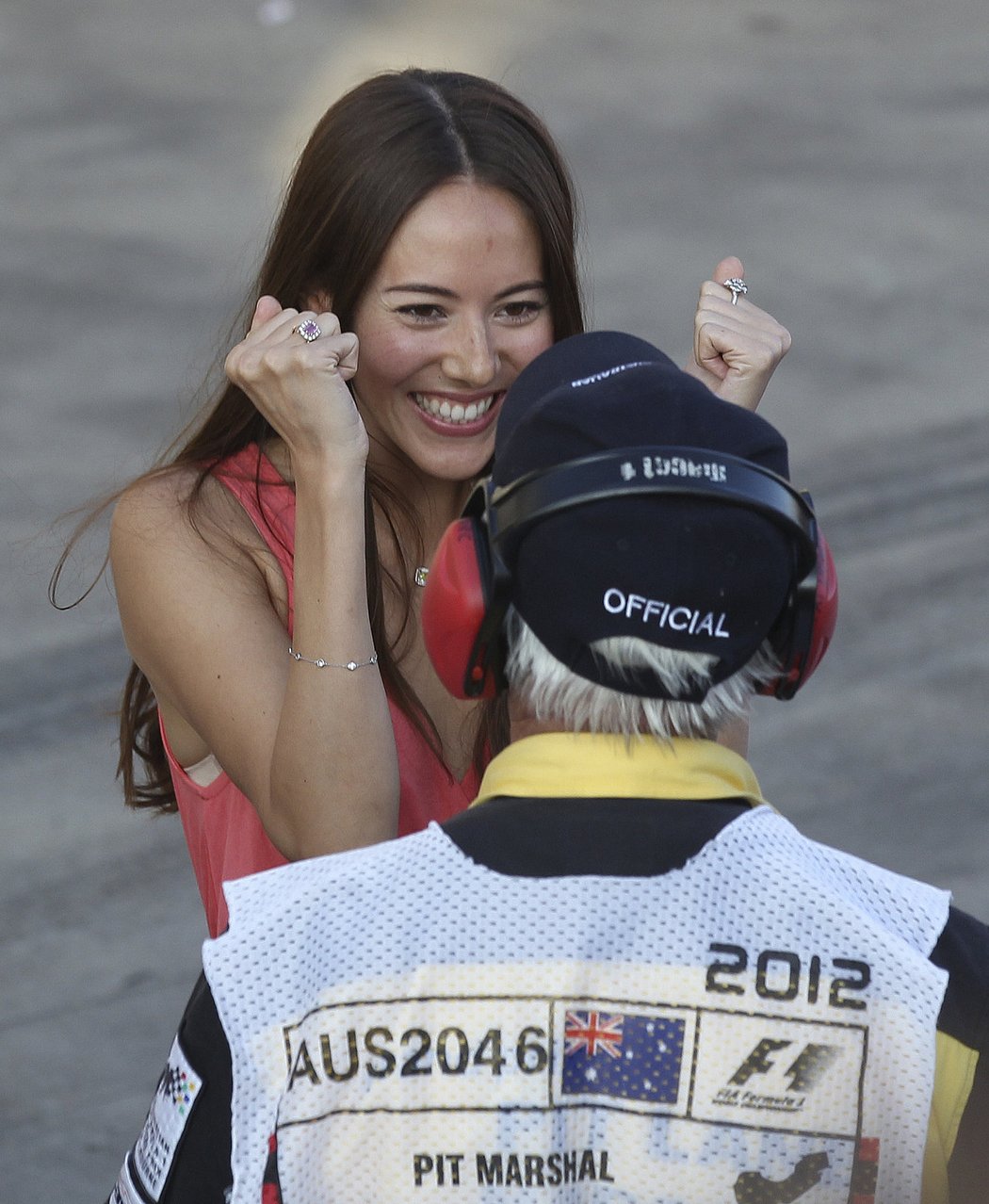Vítězství svého partnera Jensona Buttona slavila v cíli Velké ceny Austrálie i Jessica Michibata