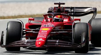 Úvodní tréninky F1 ve Španělsku ovládli piloti Ferrari, vyhrál Leclerc