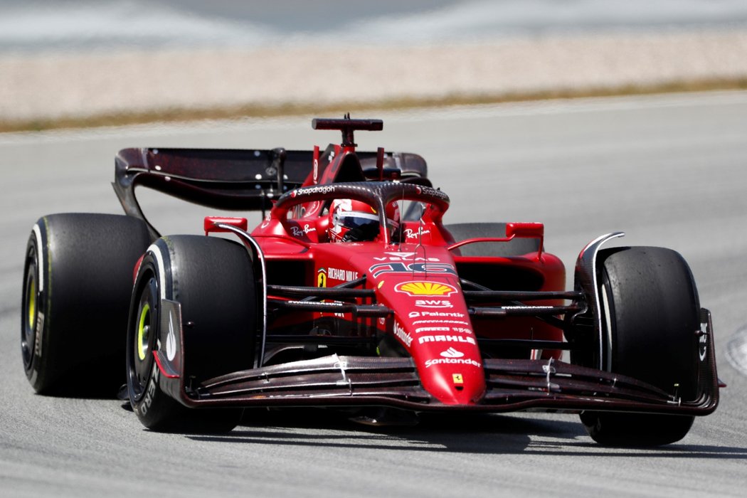 Úvodní trénink na Velkou cenu Španělska ovládli piloti Ferrari. Vyhrál Charles Leclerc