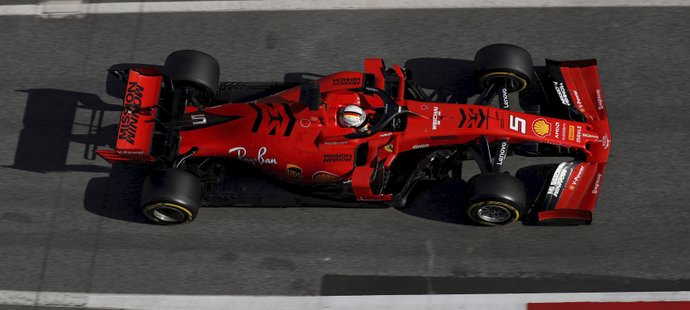 Sebastian Vettel v poslední den testováno zářil