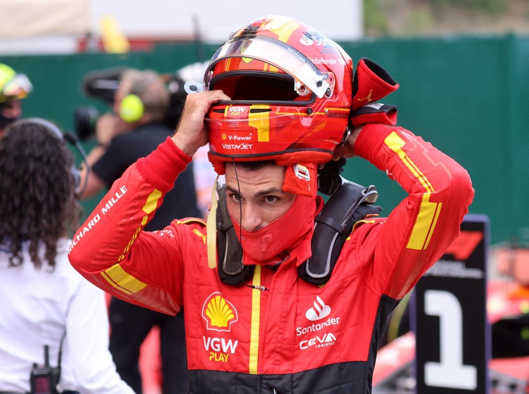 Carlos Sainz po kvalifikaci v Barceloně