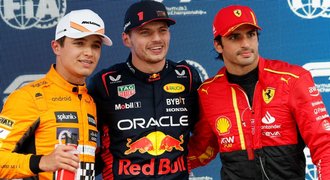 Verstappen vyhrál kvalifikaci. Leclerc propadl, mimo TOP 10 i Russell a Pérez