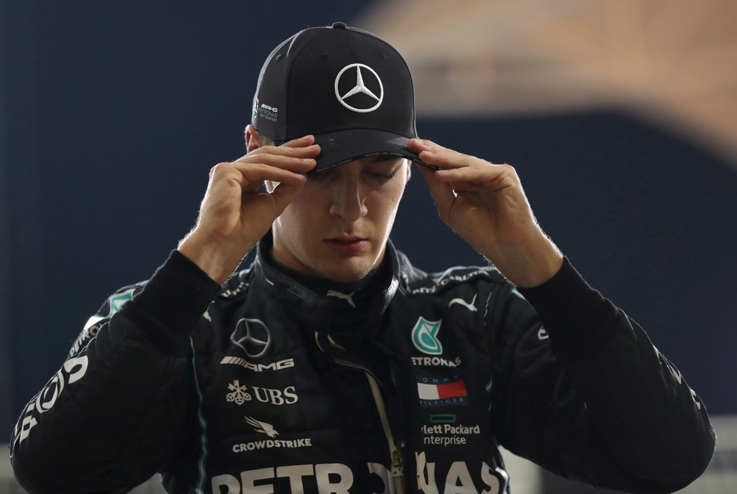 Britský pilot George Russell bude podle očekávání od nové sezony formule 1 jezdit za Mercedes.