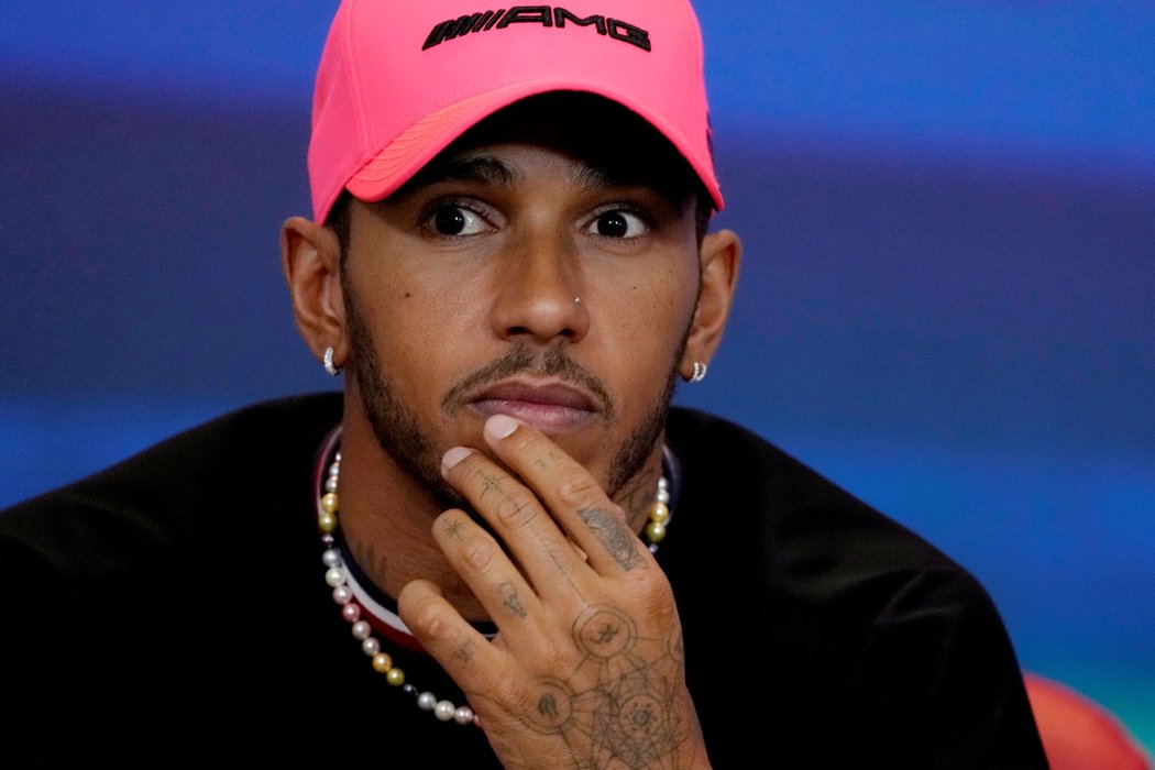 Lewis Hamilton nakonec přiznal, že se v kokpitu počůral