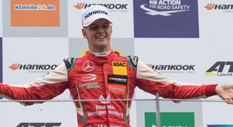 Jako táta! Schumacher mladší míří do Ferrari, zatím bude v jezdecké akademii