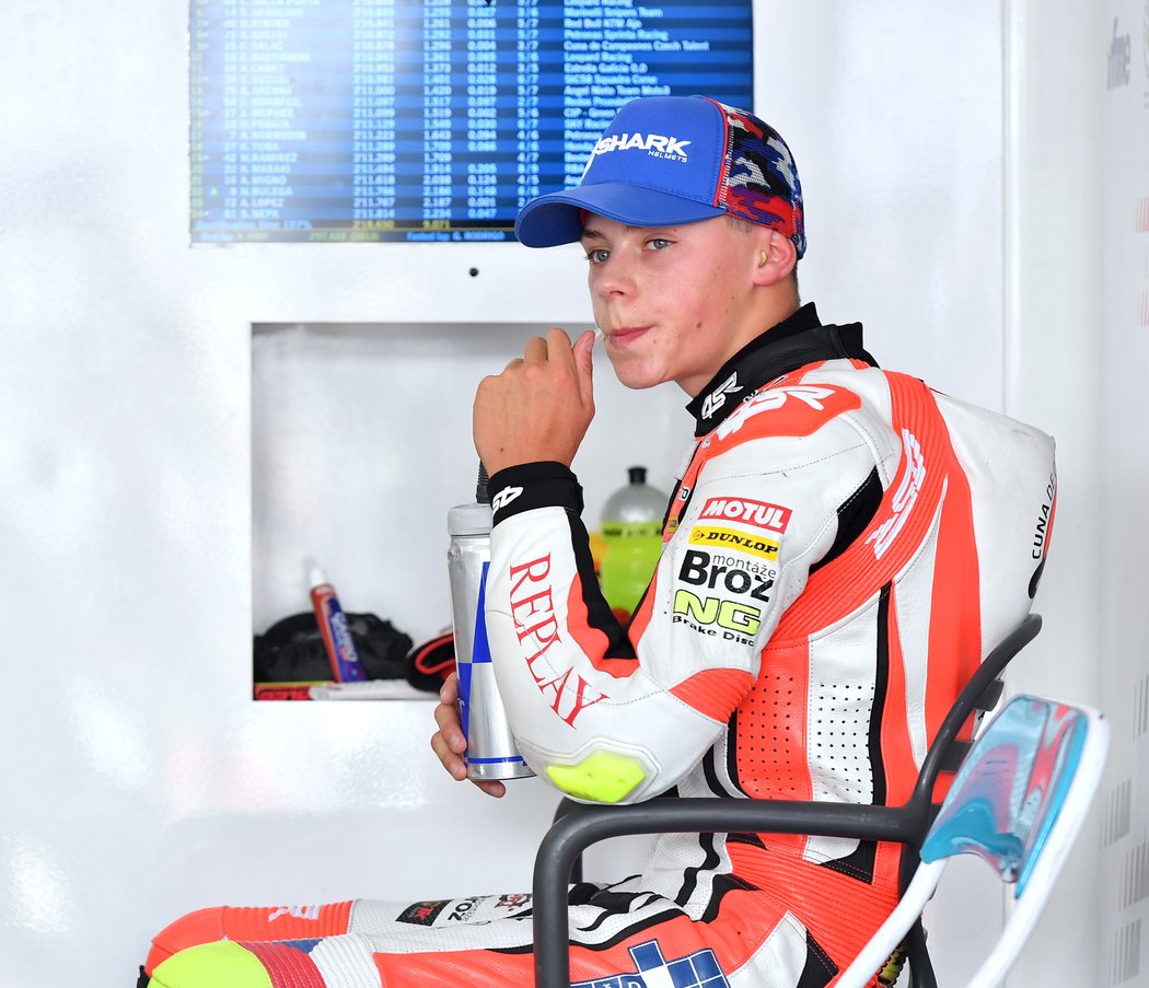 Český závodník Moto3 Filip Salač