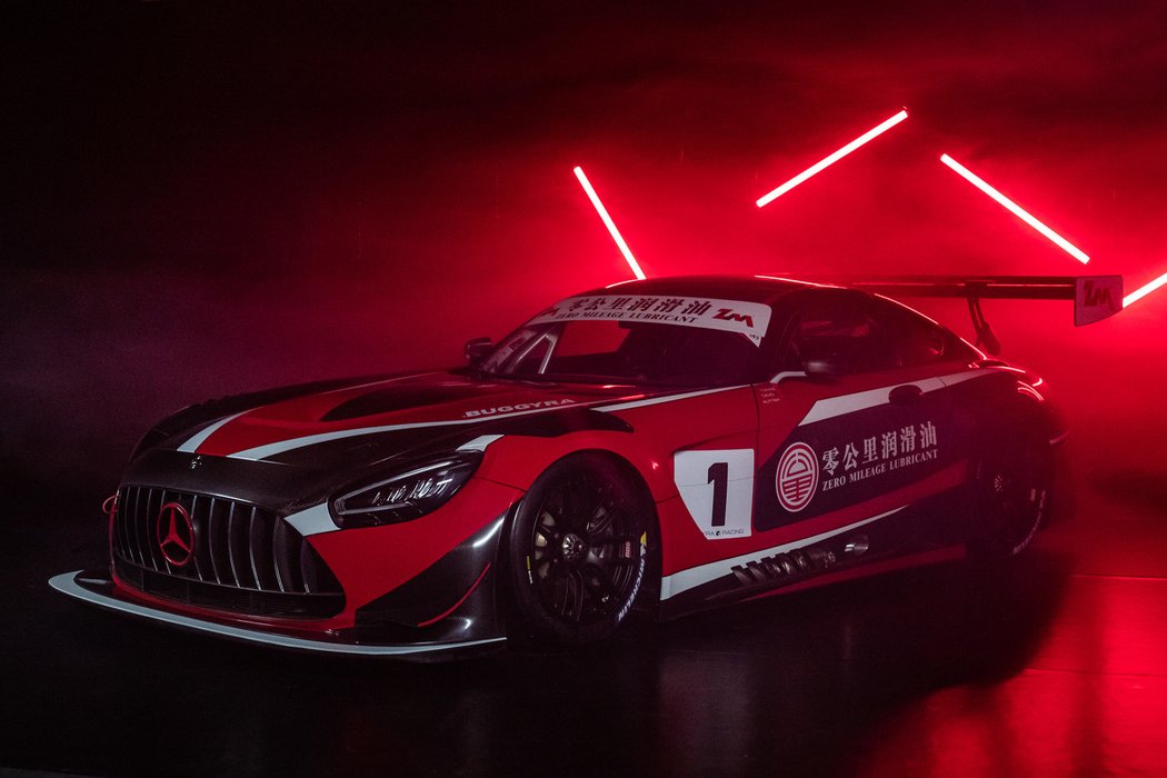 Závodit se bude s vozem Mercedes-AMG GT3