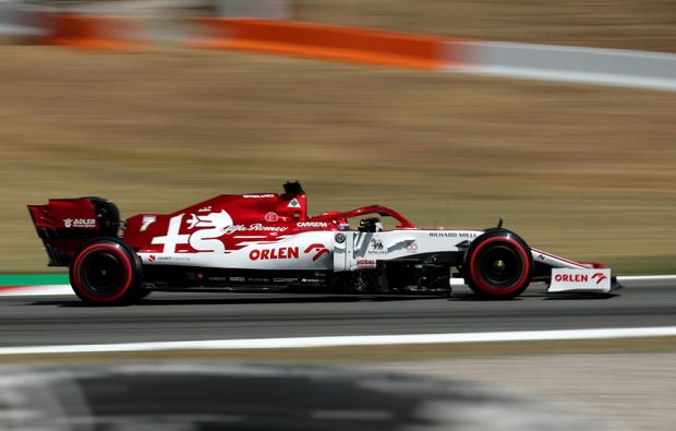 Kimi Räikkönen během závodu v Barceloně Kimi Räikkönen během závodu v Barceloně