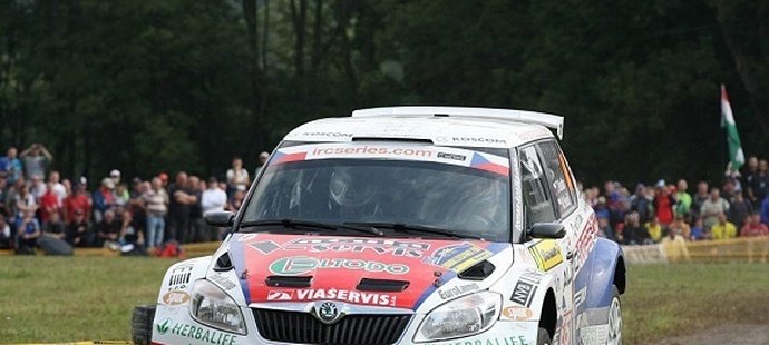 Kostka prohání na rallye specialisty