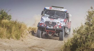 Dvě etapová vítězství posunula Lopraise do čela Morocco Desert Challenge