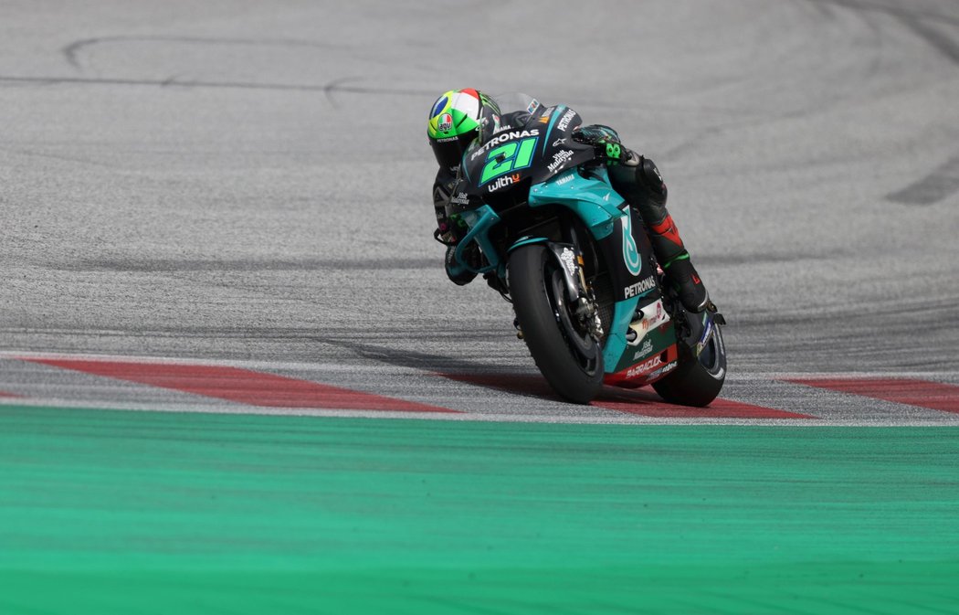 Italský jezdec třídy MOTO GP Franco Morbidelli během závodu na okruhu v Rakousku