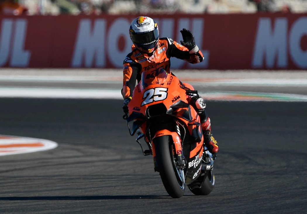 Augusto Fernández slaví první titul v Moto2