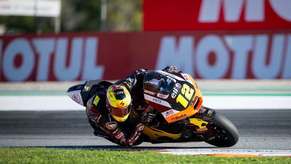 Filip Salač dojel v závěrečném závodu Moto2 ve španělské Valencii pátý