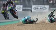 Jakub Kornfeil při svém letu přes soupeřovu motorku v závěru GP Francie v Le Mans