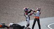Dva nizozemští motocyklisté se po vzájemné kolizi v závodě Moto3 pěkně porvali
