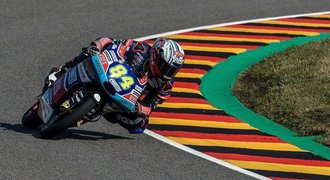 Kornfeil v Moto3 dál válí, v Německu se vytáhl až na sedmé místo