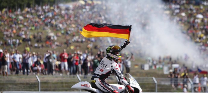 Prvním mistrem světa nové třídy Moto3 se stal německý motocyklový jezdec Sandro Cortese.