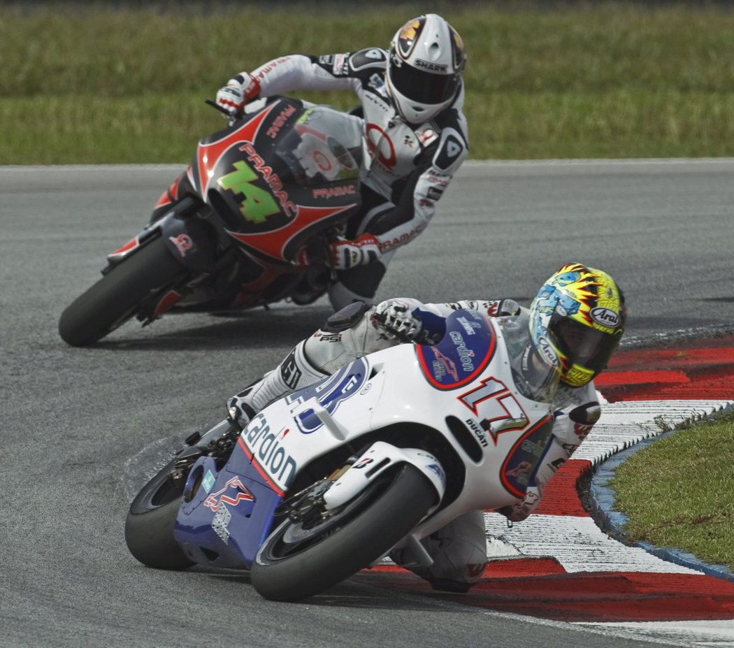 Karel Abraham z týmu Cardion AB Motoracing (vpředu) při testech MotoGP v Malajsii