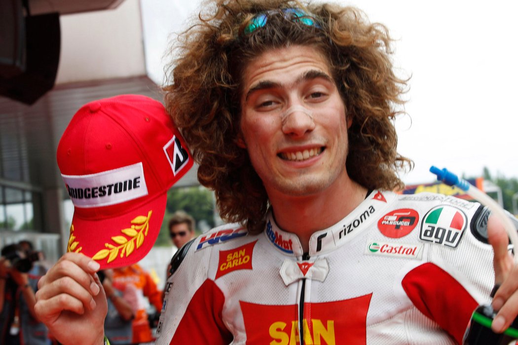 Marco Simoncelli byl proslulý i svou hřívou vlasů