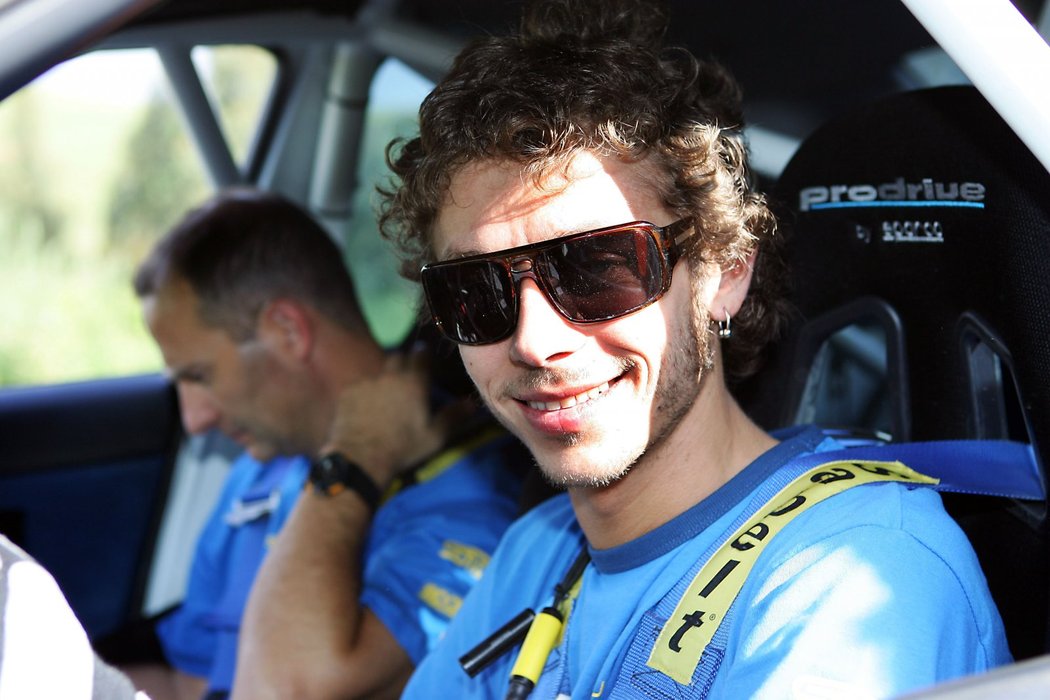 Rossi v Impreze WRC.