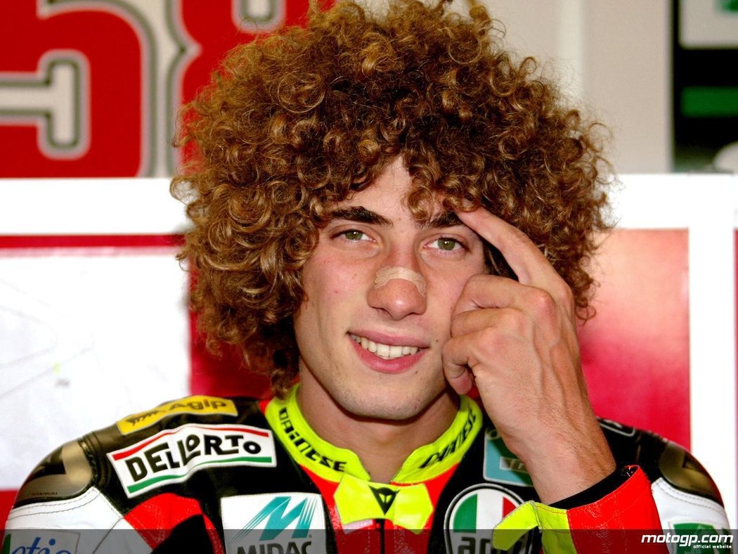 Italský jezdec Marco Simoncelli tragicky zahynul