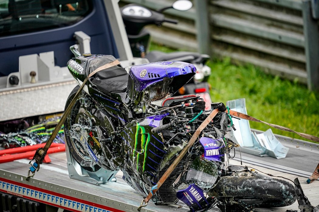 Motorka Mavericka Viňalese po havárii ve Velké ceně Štýrska