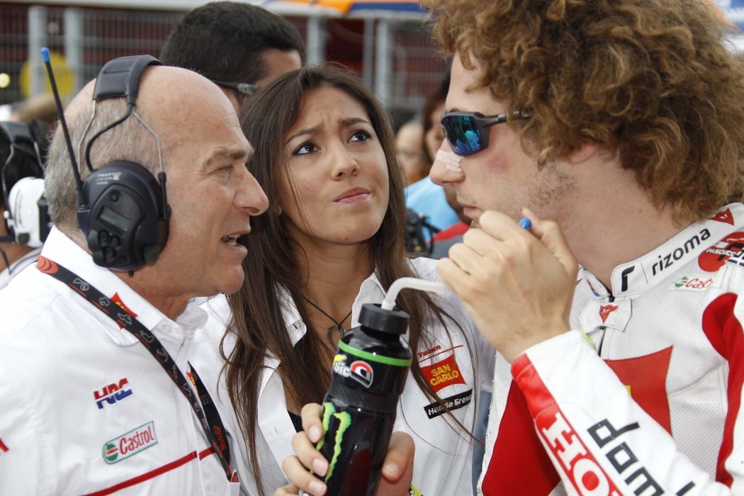 Marco Simoncelli (24) se snoubenkou Kate Fretti (22) nemohli tušit, jaký osud závodníka čeká