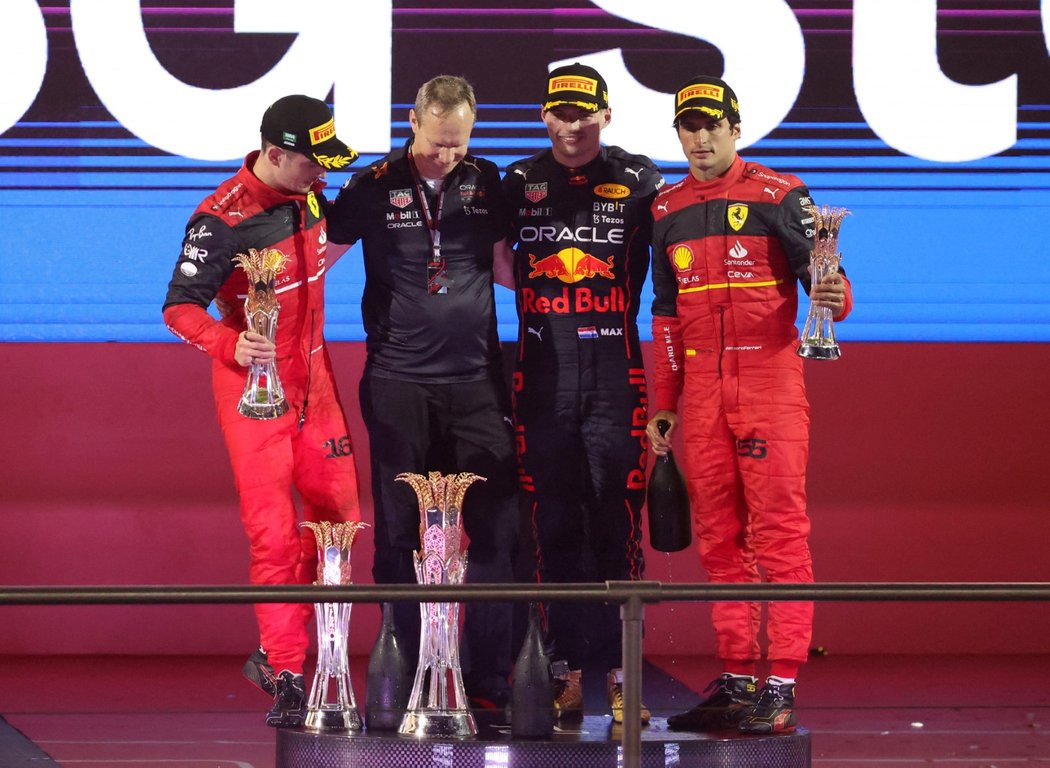 Max Verstappen slaví vítězství v GP Saudské Arábie