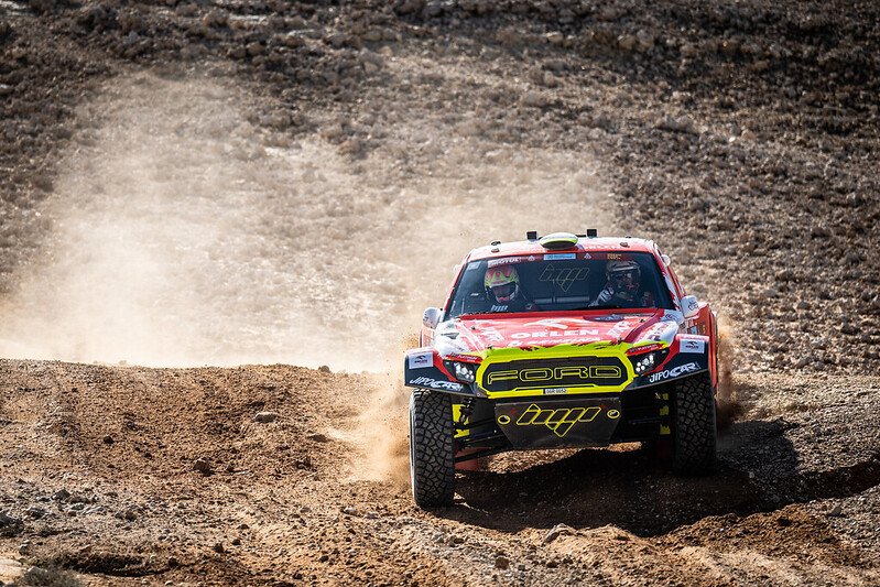 Auto Martina Prokopa během páté etapy Rallye Dakar