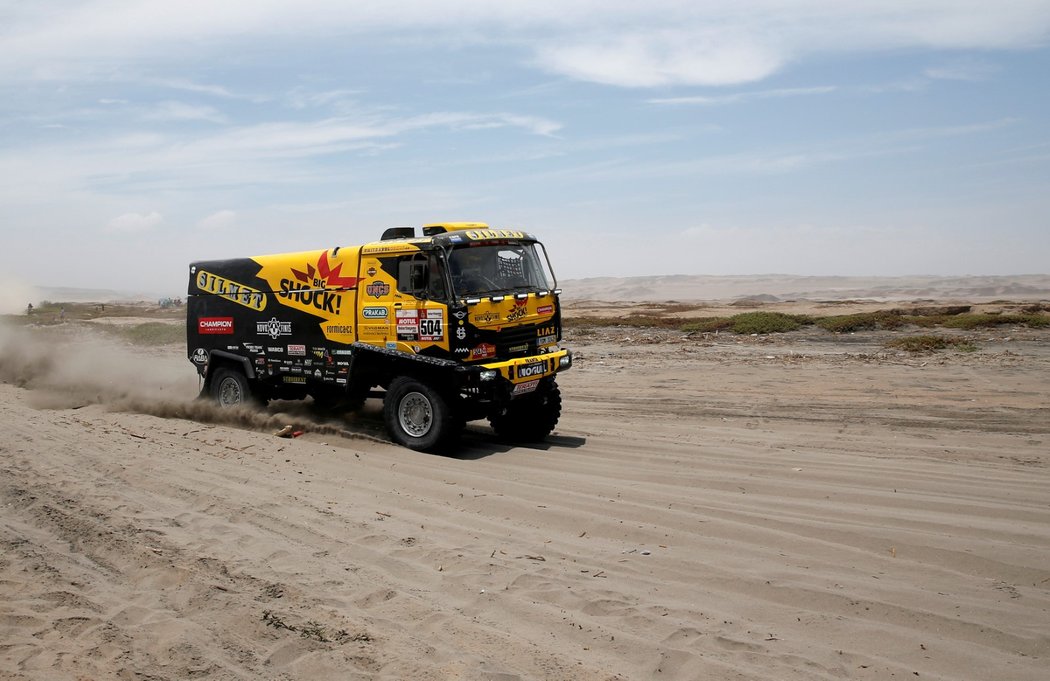 Česká posádka pilot Martin Macík a jeho navigátor František Tomášek během třetí etapy Rallye Dakar