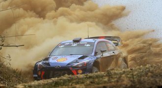 Australskou rallye vede Neuville a sahá po druhém místě v MS