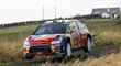 Sébastian Loeb ve svém závodním speciálu -  Citroënu C4 WRC