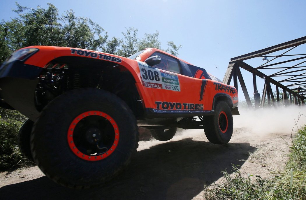 Robby Gordon i letos jede ve svém tradičním Hummeru