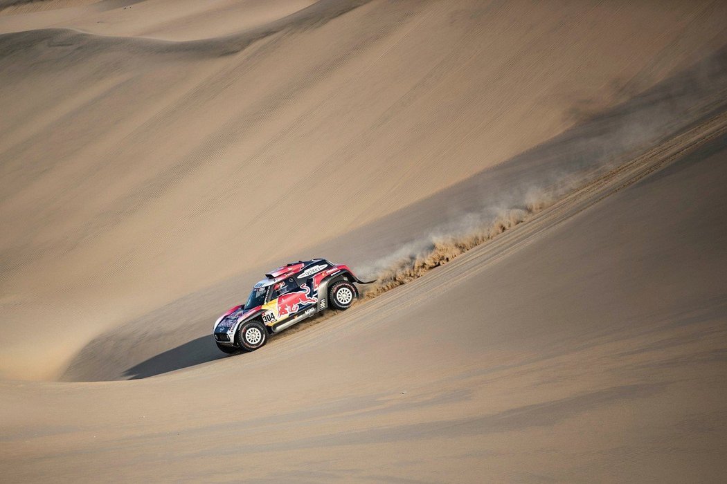 Vítěz třetí etapy Rallye Dakar Francouz Stéphan Peterhansel