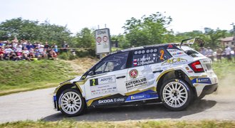 Mareš ovládl Rallye Hustopeče a přeskočil chybějícího Kopeckého v čele MČR