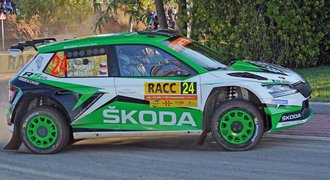 Škoda v Katalánsku stahuje, Tänak bojuje s vedoucím Neuvillem o titul