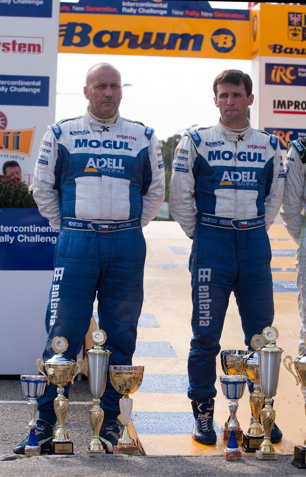 Roman Kresta (vpravo) a Petr Gross dojeli na Barum rallye na druhém místě