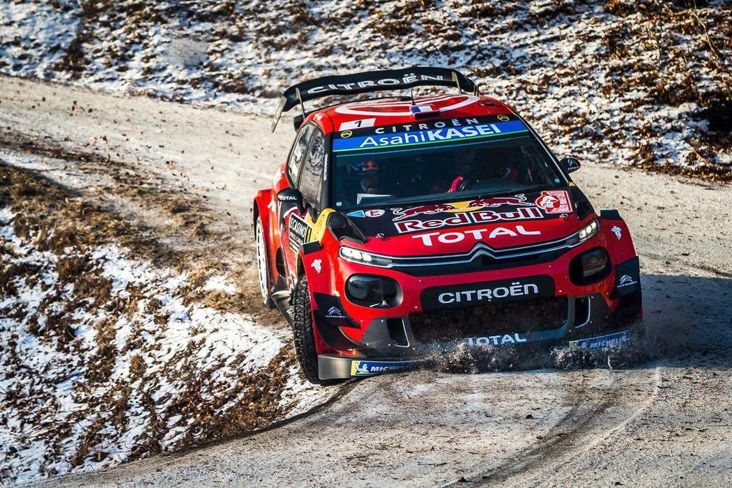 V druhé etapě pokračovala vyrovnaná bitva o vítězství v Rallye Monte Carlo mezi mistrem světa Sébastienem Ogierem a jeho největším rivalem Thierrym Neuvillem