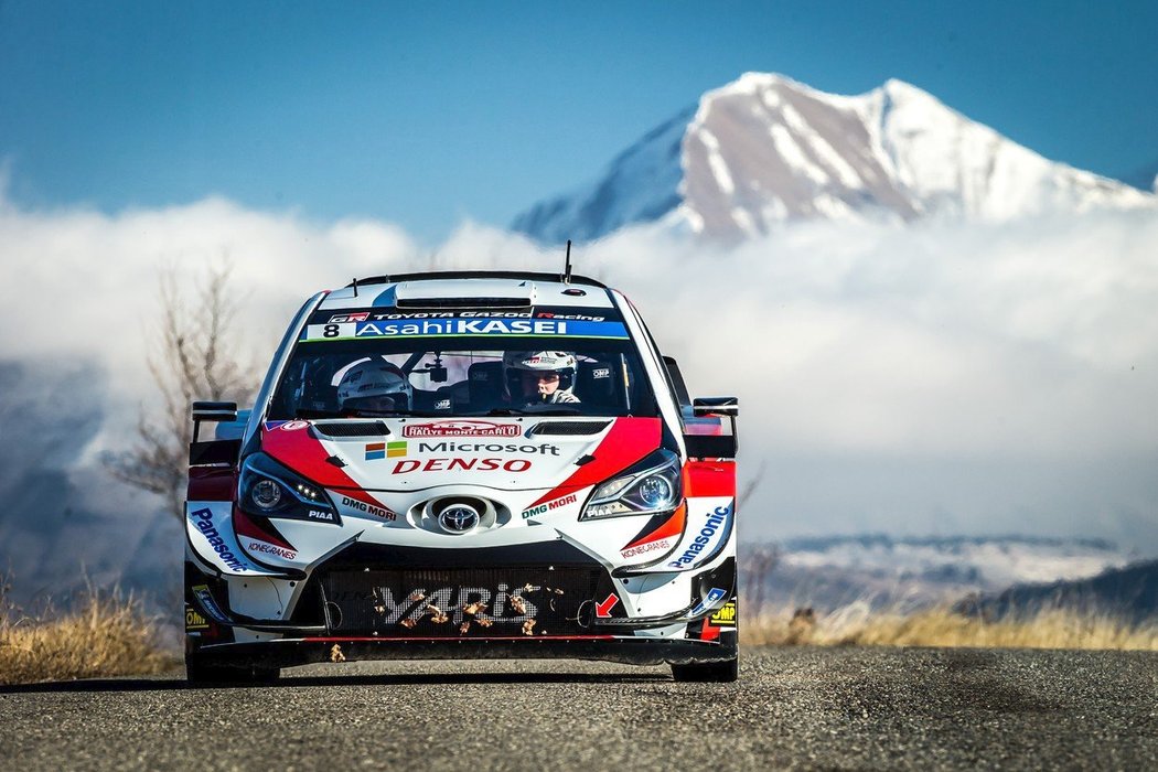 Ott Tänak vede průběžné pořadí Rallye Monte Carlo o devět sekund před obhájcem Sébastienem Ogierem