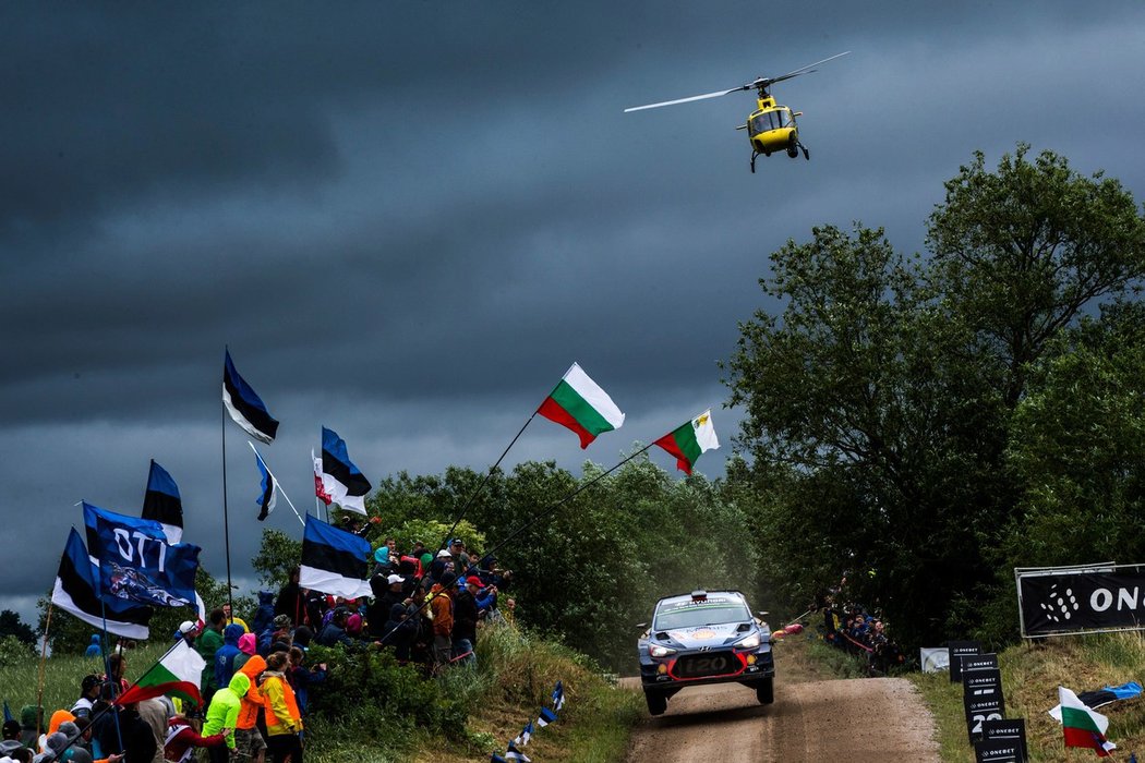 Počasí nebylo zejména pro diváky úplně příjemné